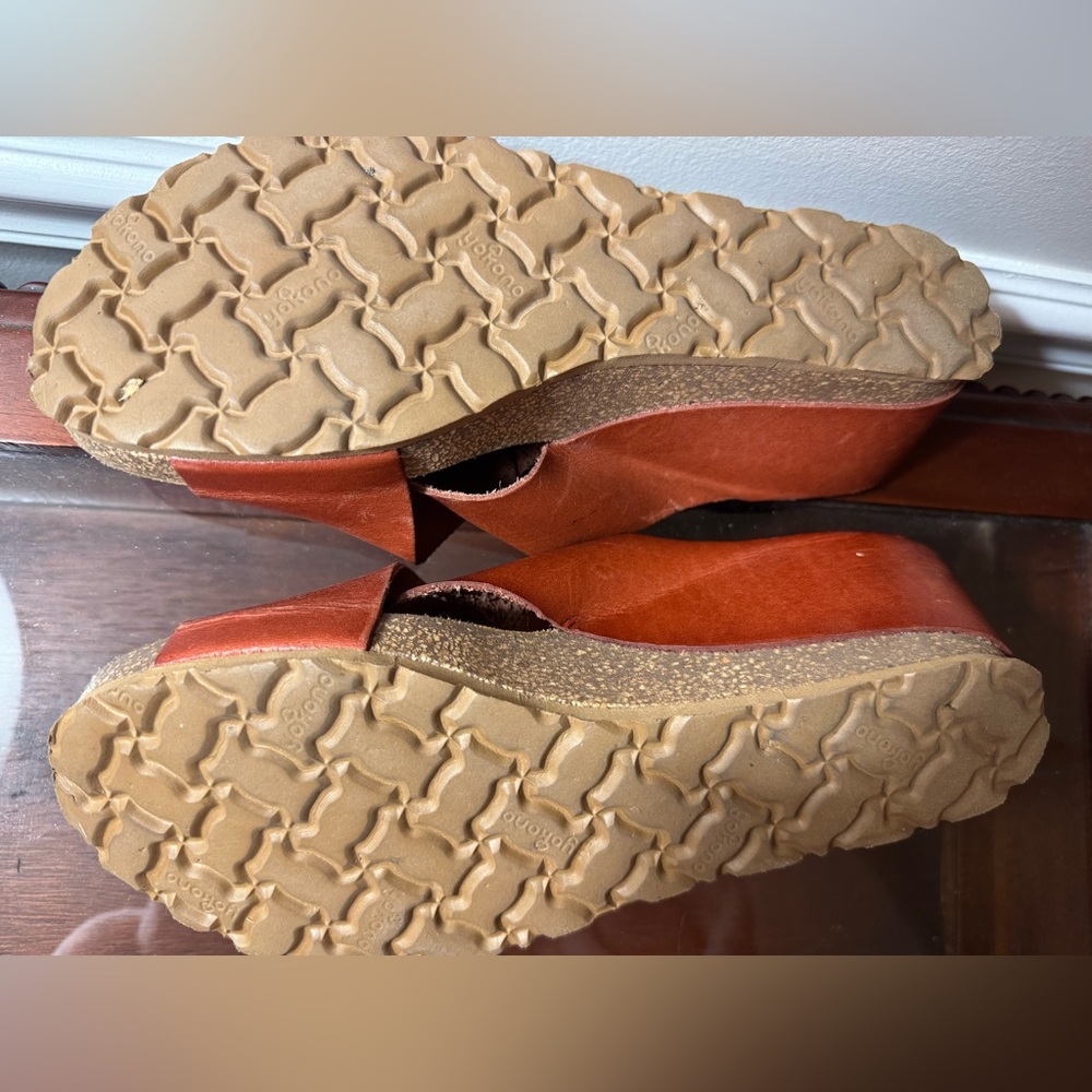 Yokono Genuine Leather Brown Wedges Slip-on Sandals - Great Condition! - Picture 7 of 8